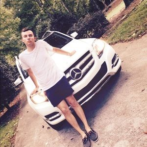 Meet your Posher, Hunter